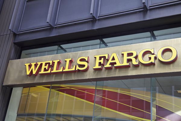 Wells Fargo Everyday Checking $300 Welcome Bonus [Limited Timed Offer]
